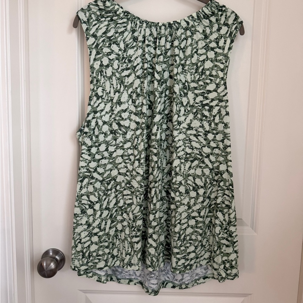 Simply Vera Vera Wang Abstract Green Sleeveless Blouse